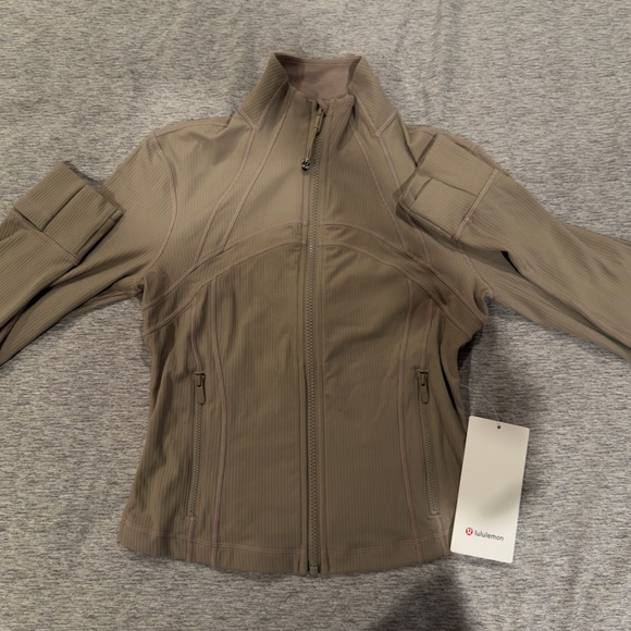 Lululemon Define Cropped Jacket
Ribbed Nulu - Picture 2 of 4